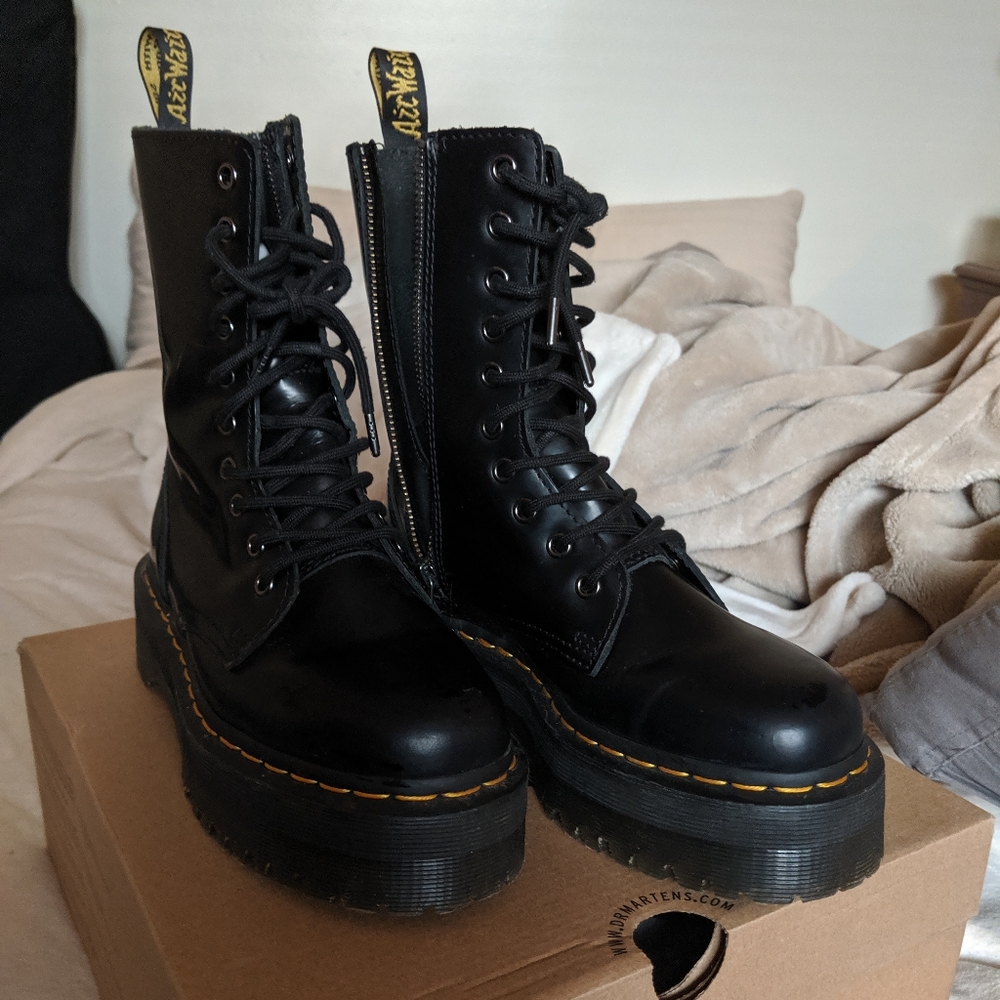 Dr. Martens Jason Hi's